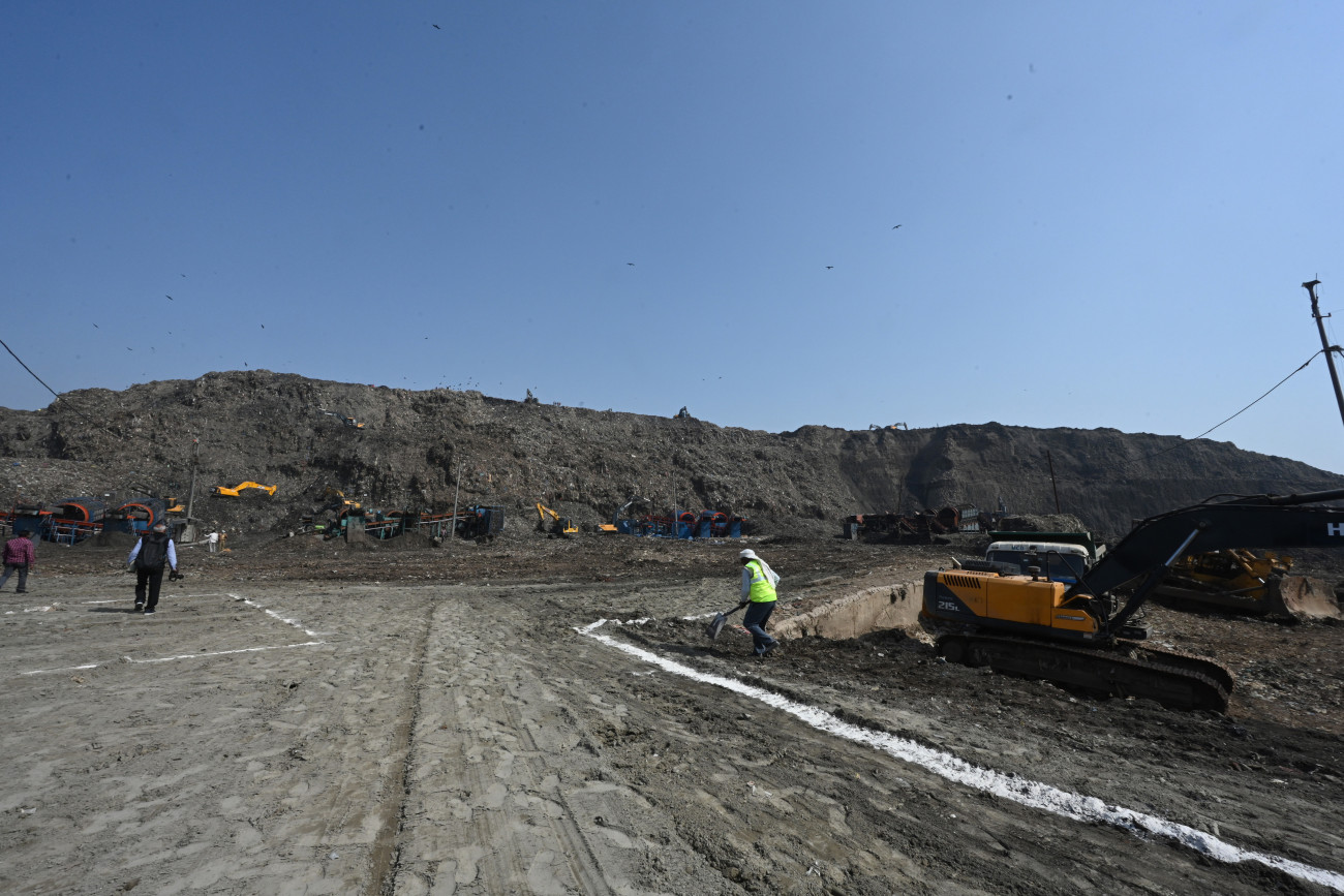 NEW DELHI, INDIA - MARCH 4:  A view of Bhalswa Landfill Site, during the launch Bamboo Plantation Drive at Bhalswa Landfill Site, Rajiv Nagar Bhalswa  on March 4, 2025 in New Delhi, India. Delhi Lieutenant Governor V K Saxena and Chief Minister Rekha Gupta launched a bamboo plantation drive at the Bhalswa landfill site here on Tuesday and assured people that the area would soon be turned green.(Photo by Sonu Mehta/Hindustan Times via Getty Images)