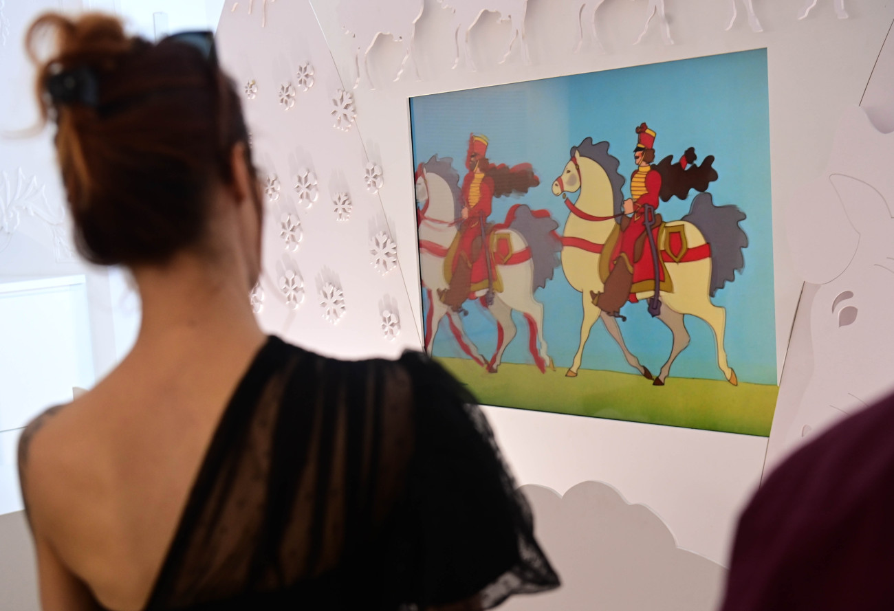 Székesfehérvár, 2025. augusztus 14.
A Jankovics Marcellnek emléket állító Hit, remény és rajzfilm című kiállítás a székesfehérvári Szent István Király Múzeumban 2025. augusztus 14-én.
MTI/Bruzák Noémi