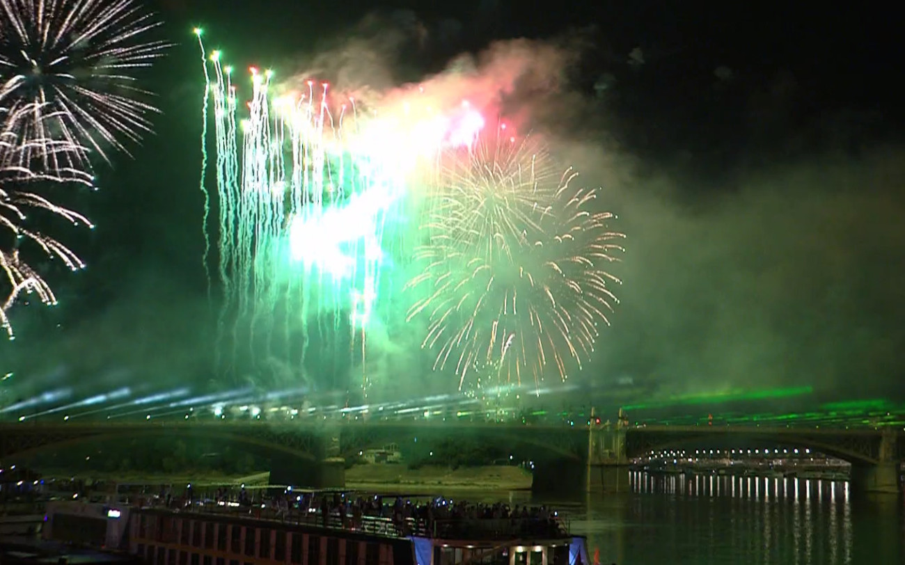 Hirmagazin,Hirmagazin.eu,Hirmagazin.eu Online Média,Hirmagazin az én médiám,tűzijáték,Budapest,augusztus 20,Szent István nap,ünnepi program,Duna-part,tűzijáték show,nemzeti ünnep,fényjáték,látványosság,ünnepség,Magyarország születésnapja,államalapítás,ünnepi hangulat,augusztus 20 tűzijáték