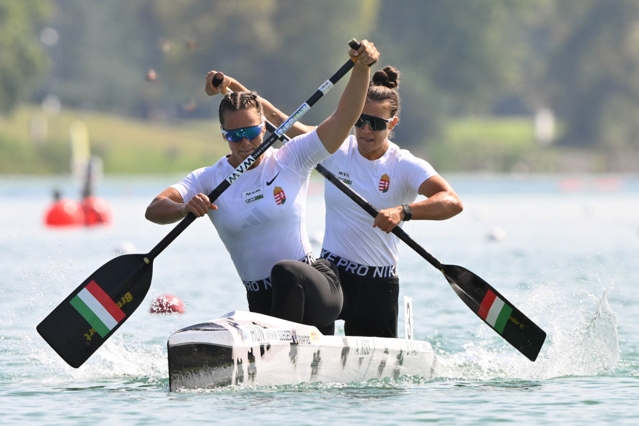 Milánó, 2025. augusztus 23.
Kiss Ágnes (b) és Nagy Bianka a kajak-kenu világbajnokság a női kenu kettesek 200 méteres versenyének döntőjében Milánóban 2025. augusztus 23-án.
MTI/Czeglédi Zsolt