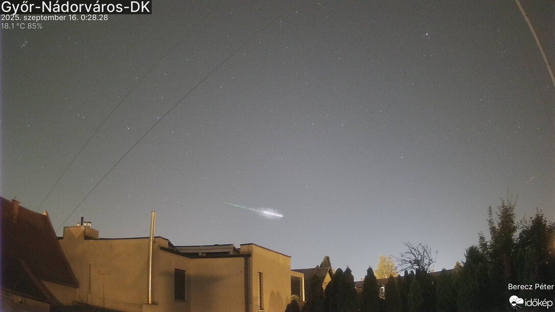 Győrben is látni lehetett az égen áthúzó tűzcsóvát. Időkép.hu fényképe