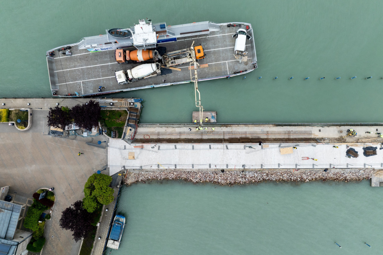 Forrás: Magyar Építők