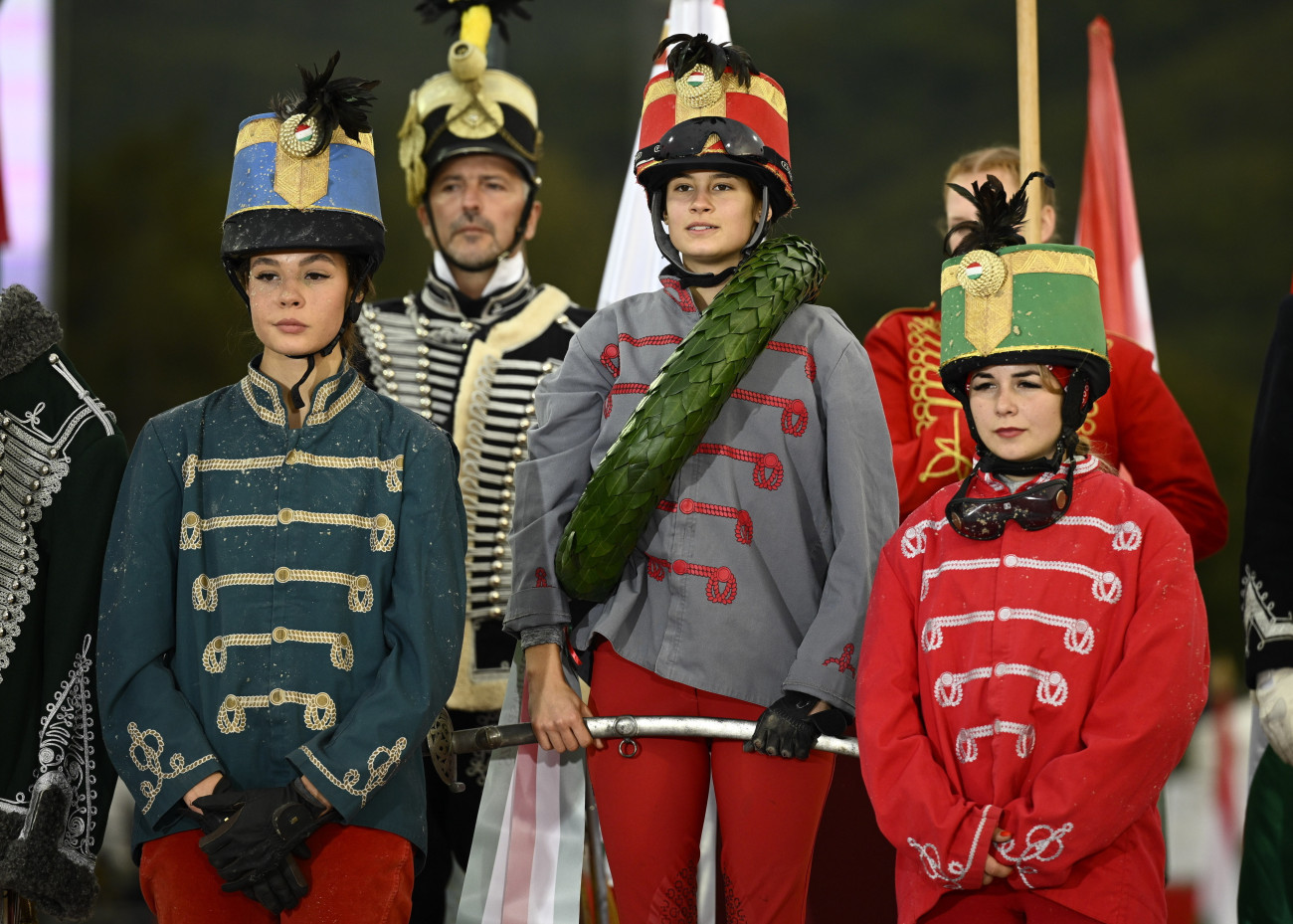 Szilvásvárad, 2025. október 5.
A győztes Rozs Anna Júlia, Magyarkanizsa (k), a második helyezett Rigó Loretta, Tahitótfalu (b) és Csiki Laura, Szentkirály versenyzője (j) a 18. Nemzeti Vágta eredményhirdetésén a Szilvásváradi Lipicai Lovasközpontban 2025. október 5-én.
MTI/Bodnár Boglárka