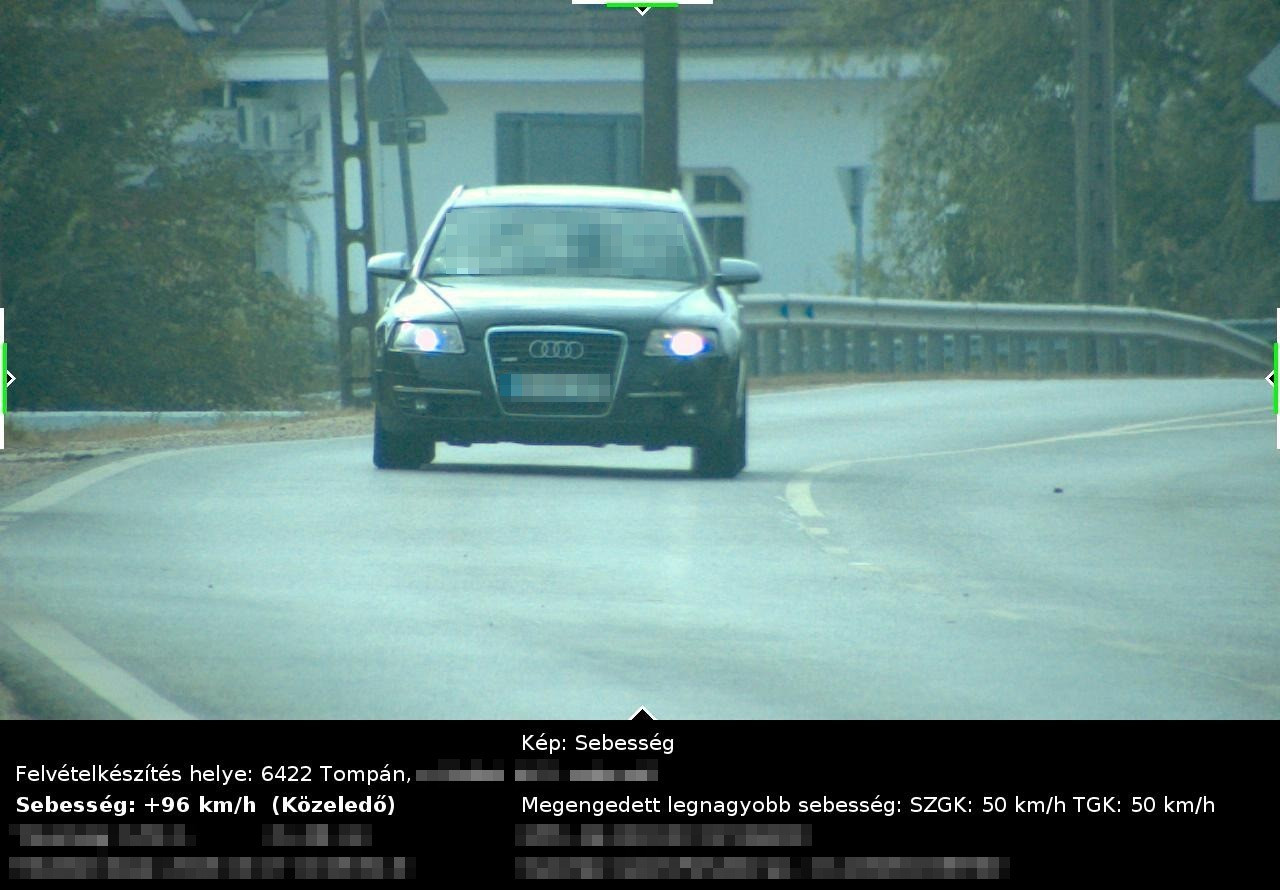 Egy gyorshajtó látható a rendőrség felvételén Bács-Kiskun vármegyében.