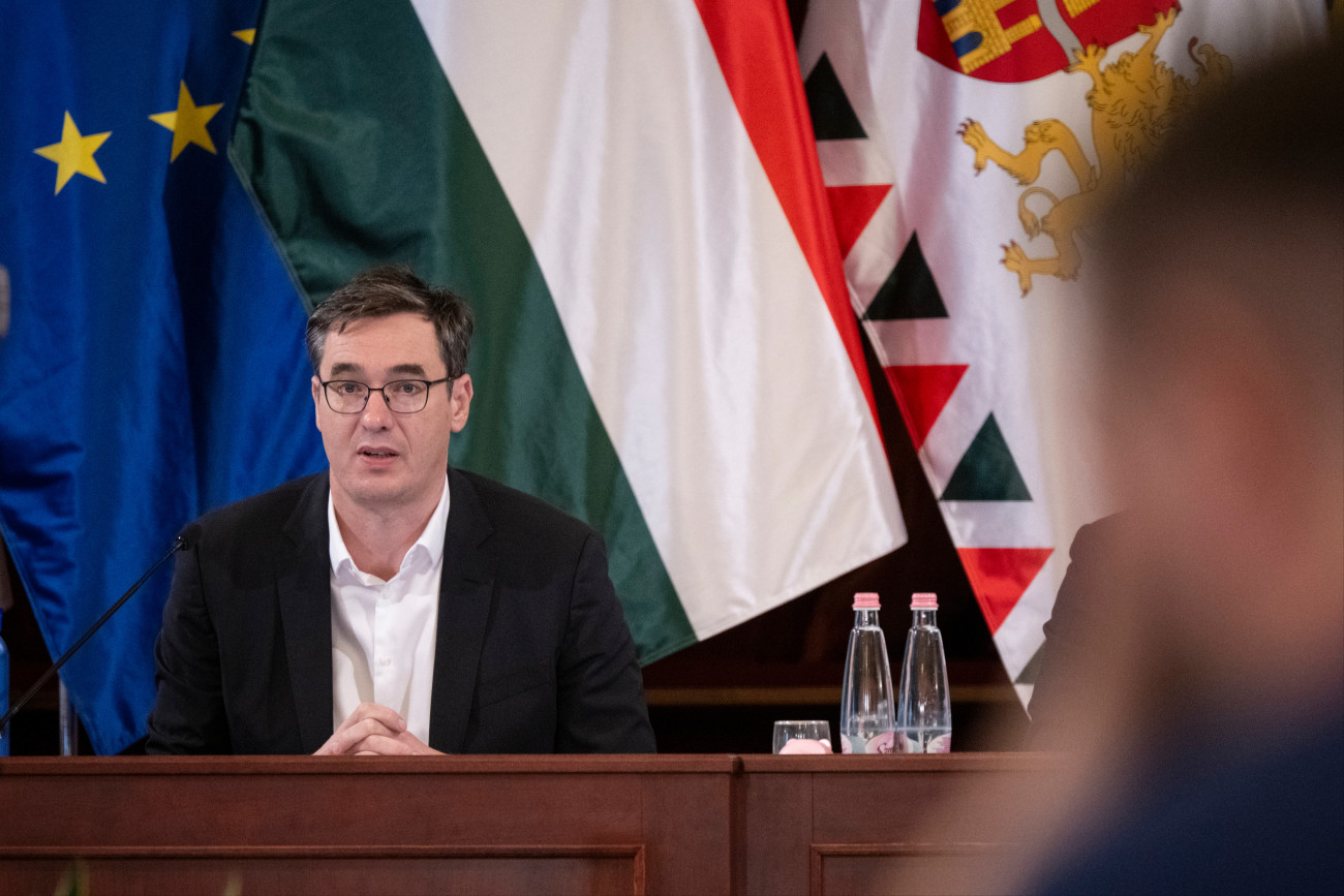 Budapest, 2025. október 29.
Karácsony Gergely fõpolgármester felszólal a Fõvárosi Közgyûlés ülésén a Városháza dísztermében 2025. október 29-én.
MTI/Szigetváry Zsolt