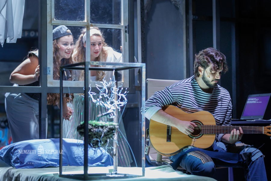 Fotó: jelenet a Csongor és Tünde c. előadásból - Nemzeti Színház/Facebook