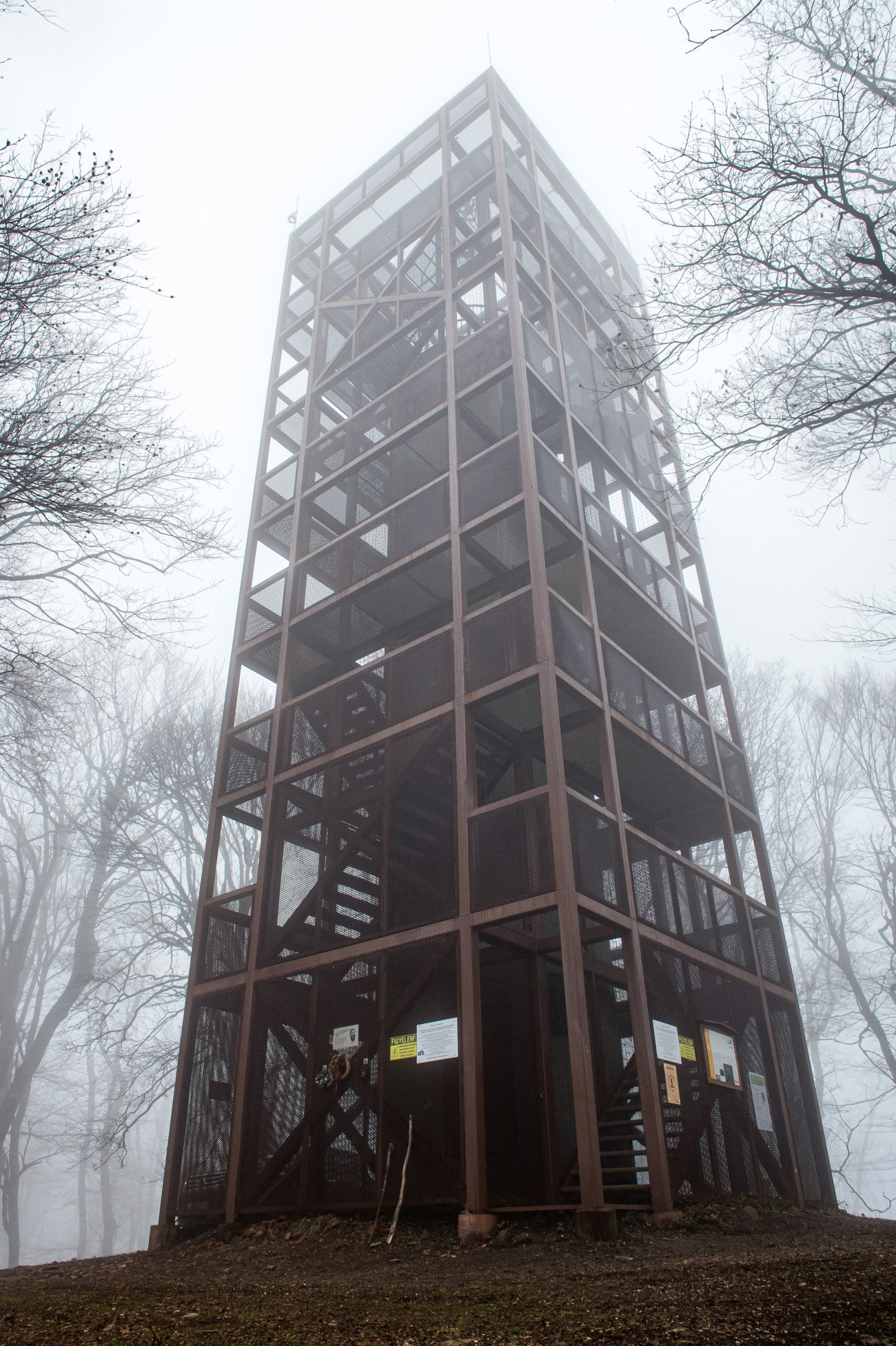 Pécsvárad, 2025. december 4.
Az Év Kilátója 2025 pályázat győztese, a mecseki Zengőn álló hétemeletes kilátó az eredményhirdetés napján, 2025. december 4-én.
MTI/Kacsúr Tamás