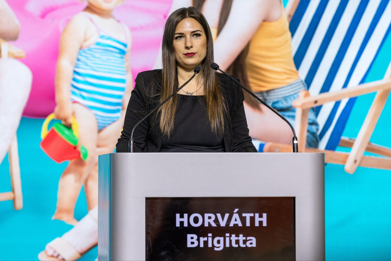 Budapest, 2026. február 19.
Horváth Brigitta, a kiállítás igazgatója beszédet mond a 48. Utazás+ kiállítás és a Budapest Boat Show megnyitóján a Hungexpo Budapest Kongresszusi és Kiállítási Központban 2026. február 19-én.
MTI/Hatházi Tamás