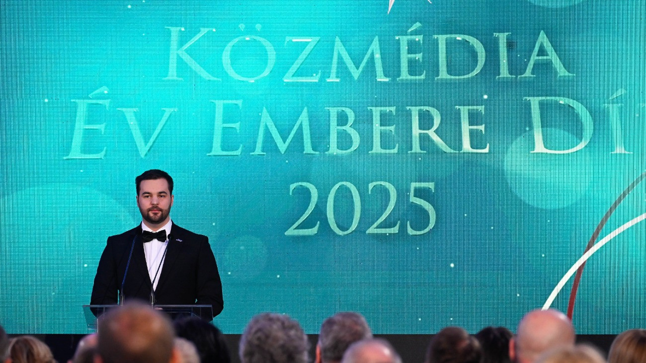 Budapest, 2026. február 20.
A Közmédia Év Embere Díjával kitüntetett Kapu Tibor kutatóûrhajós beszédet mond az elismerés átadásán a budapesti Stopper Úszóházban 2026. február 20-án.
MTI/Bruzák Noémi