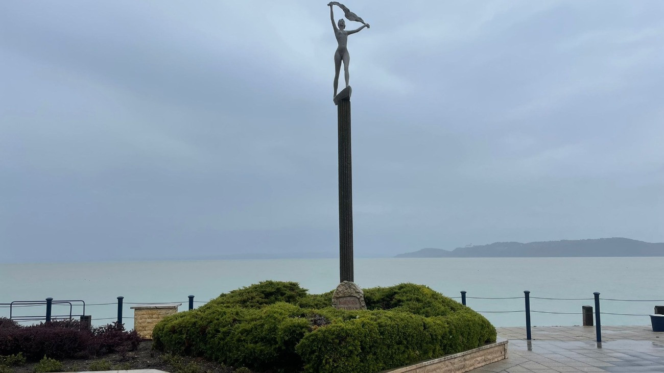 Orkán tombol a Balatonnál.