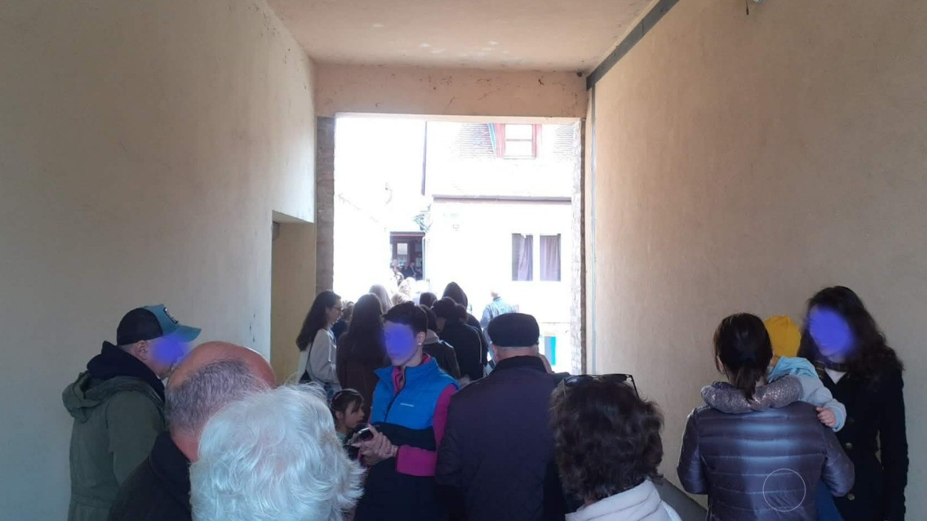 Választási kép 2026-ban, szavazásra várva.