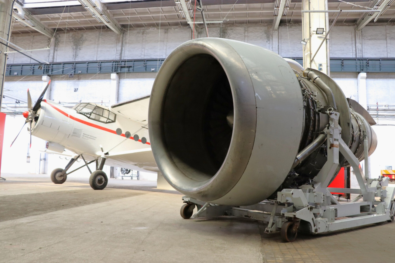Négy évtized szolgálat után kiállítási látványosságként folytatja pályafutását egy Rolls-Royce RB211 hajtómű: az Aeroplex hangárjából egyenesen a Magyar Műszaki és Közlekedési Múzeum új kiállításába került.
