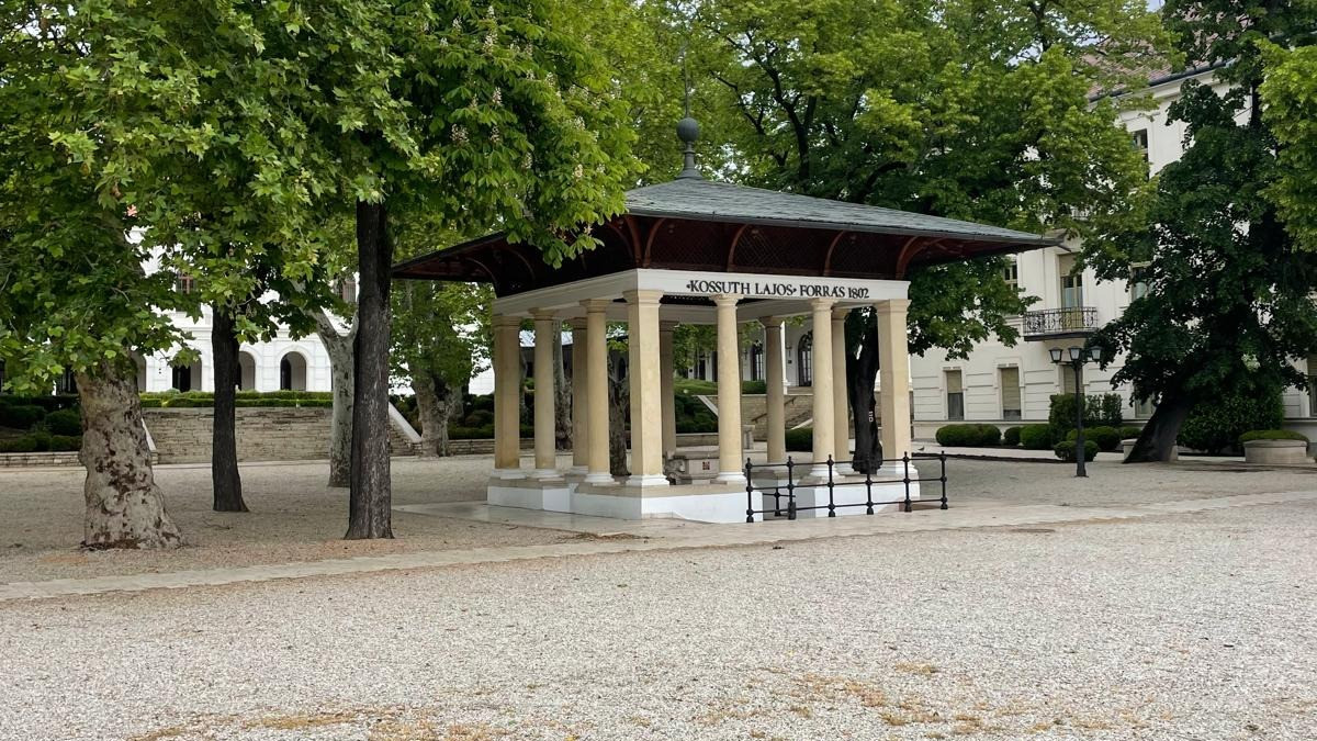 Ismét iható a balatonfüredi Kossuth-Lajos forrás savanyúvize.