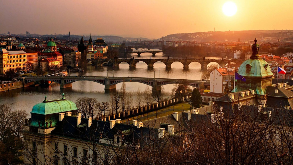 A külföldiek gyakran többet keresnek az átlagfizetésnél Csehországban