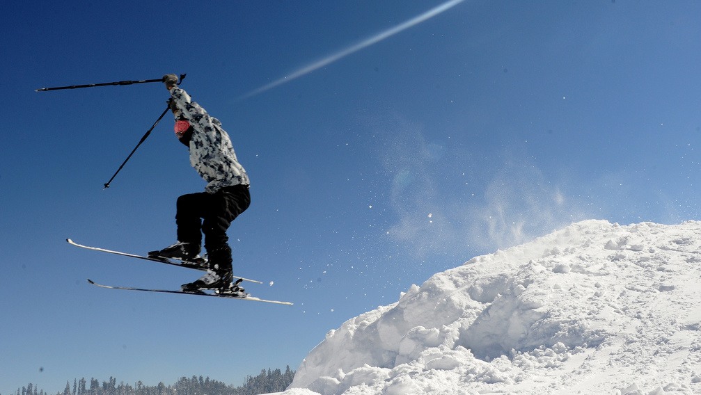 A síelés vagy a snowboardozás a veszélyesebb?