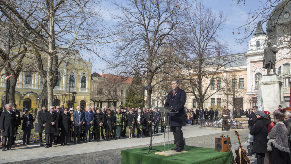 Lázár: Magyarország a nagyság kapujában áll