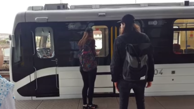 Most megnézheti: nem csak az utasokkal babrál ki a felújított 3-as metró - videóval