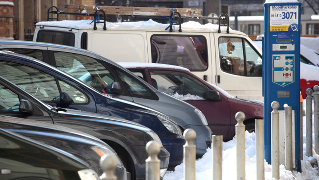 Újabb hatalmas területeken lesz fizetős a parkolás Budapesten