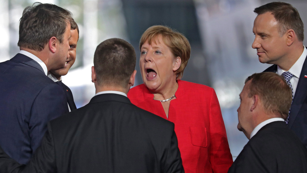 Prőhle: Nagyon nehéz megszorongatni Merkelt