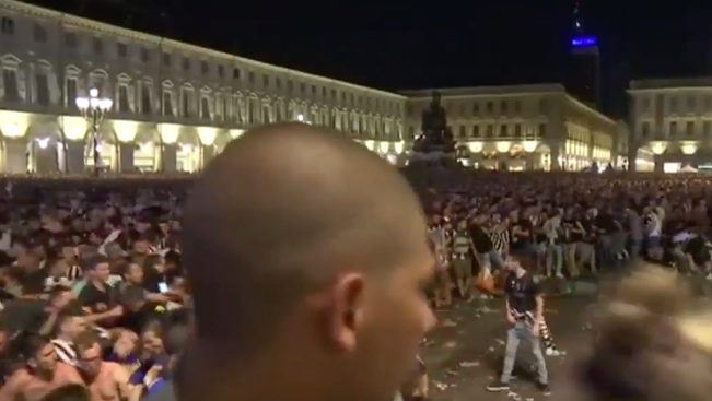 Ijesztő felvétel arról, hogyan kezdődött Torinóban a pánik és a tolongás