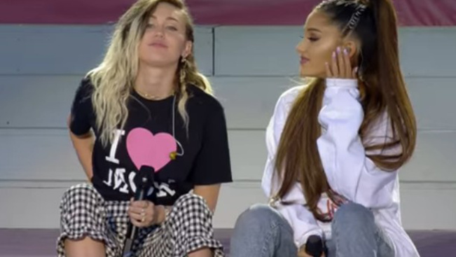 Szívszorító koncerttel tért vissza Ariana Grande - videók