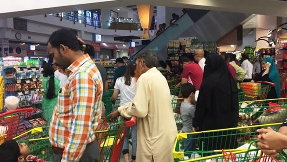 Pánik van Katarban - az emberek raktározni kezdtek