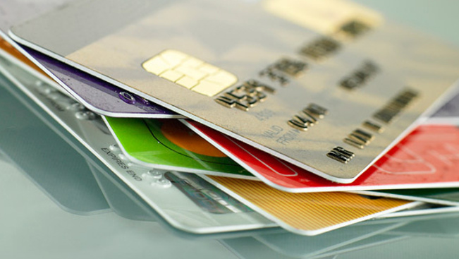 Kedvező változás jön a bankkártyáknál, mindenkit érint