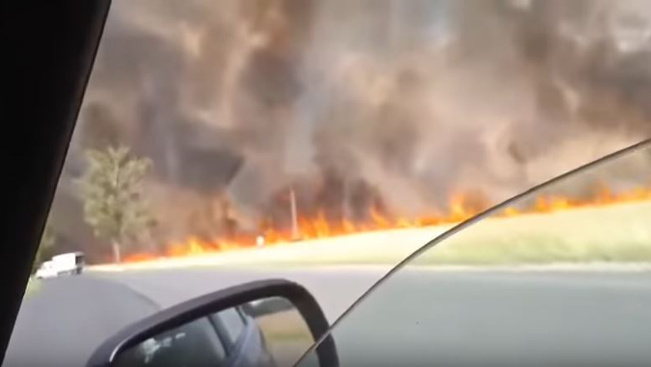 Brutális tüzet kameráztak az autósok Szilnél