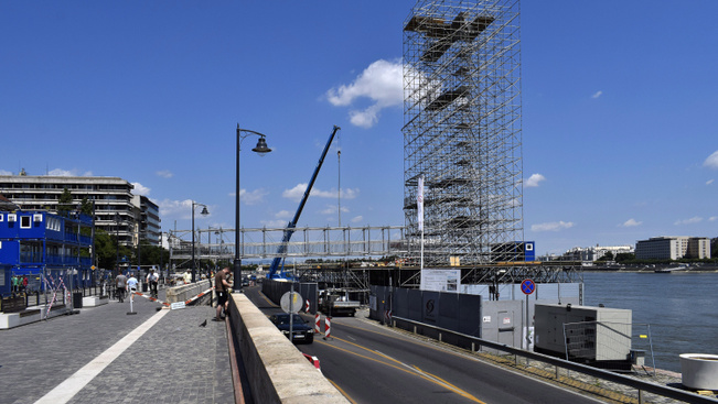 Át kell alakítani az óriás ugrótornyot a Batthyány téren
