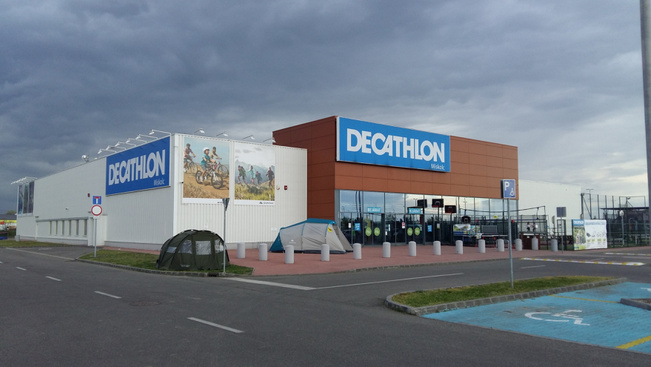 Nem nyit ki egyik magyarországi Decathlon-áruház sem