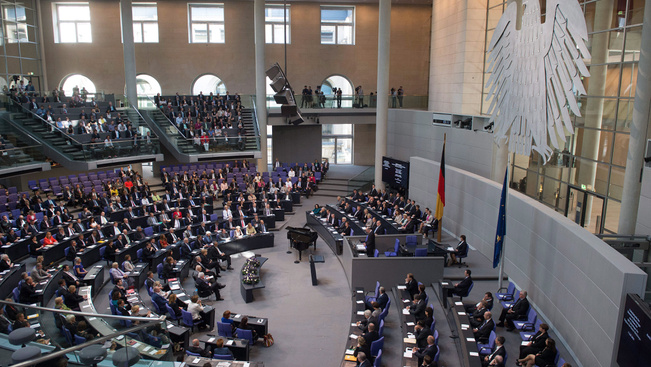 Eszméletlen rekorddöntést produkál az új parlament Németországban