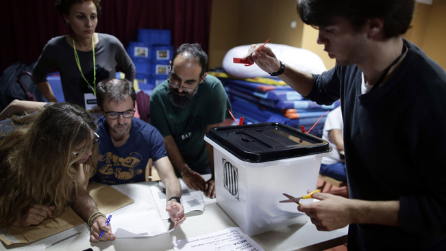 Véget ért a katalán népszavazás, de nem jutott nyugvópontra a helyzet