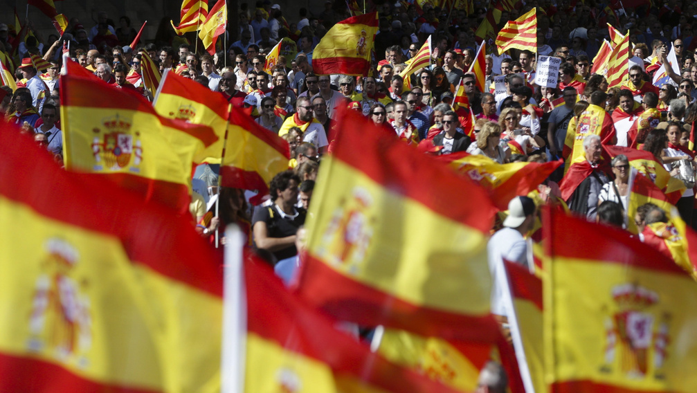 Mégsem kiáltják ki a katalán függetlenséget?