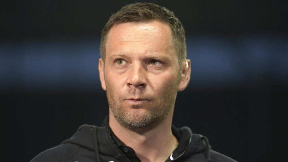 Megszólalt a Hertha magyar edzője: ezért térdelt le a csapat
