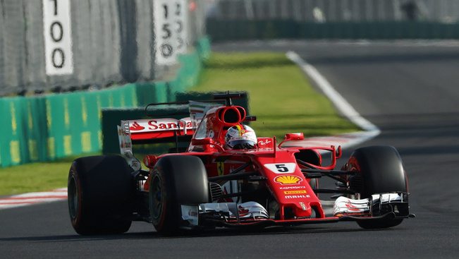 Vettelé a pole pozíció, Hamilton harmadik