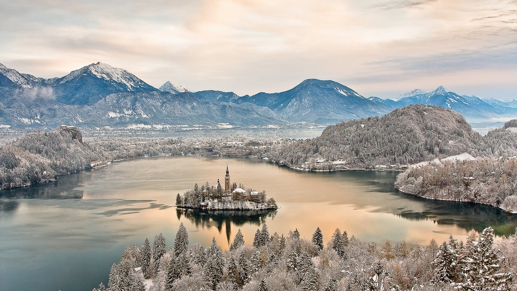 Szlovéniát megbénította a tél
