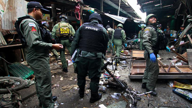 Pokolgép robbant egy dél-thaiföldi piacon, halottak és sebesültek is vannak