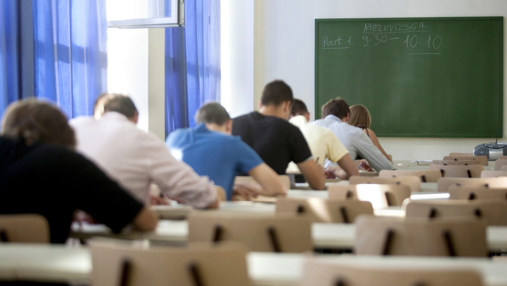 Megugrott a magyar diplomások aránya