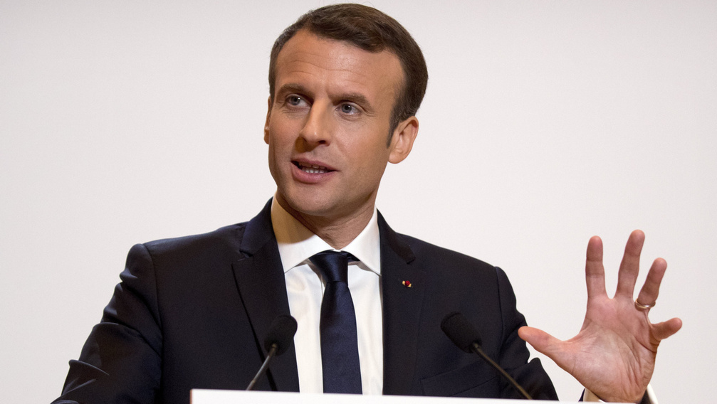 Éles vita Macron kényes választási ígéretéről