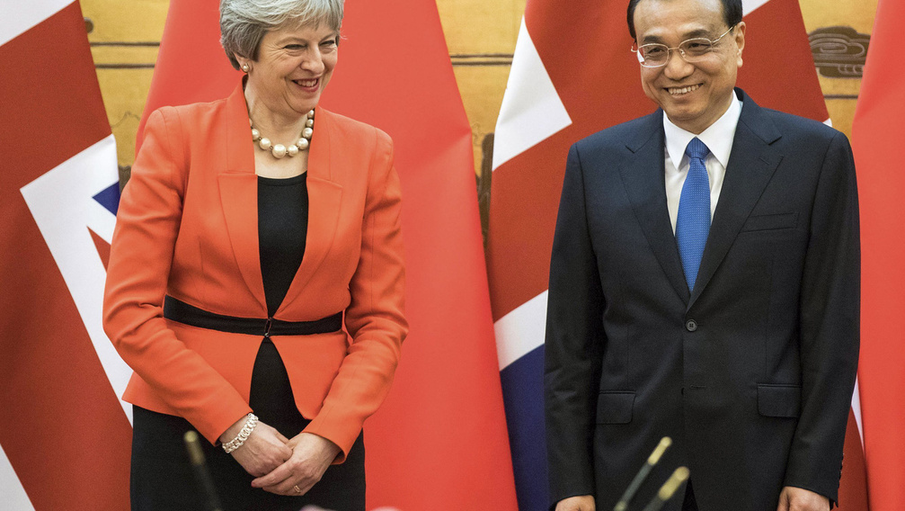 Theresa May Kínát rohamozza export-ajánlatokkal