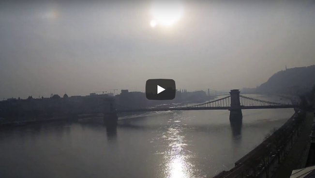 Szokatlan jelenségeket láttak Budapest fölött - fotó, videó
