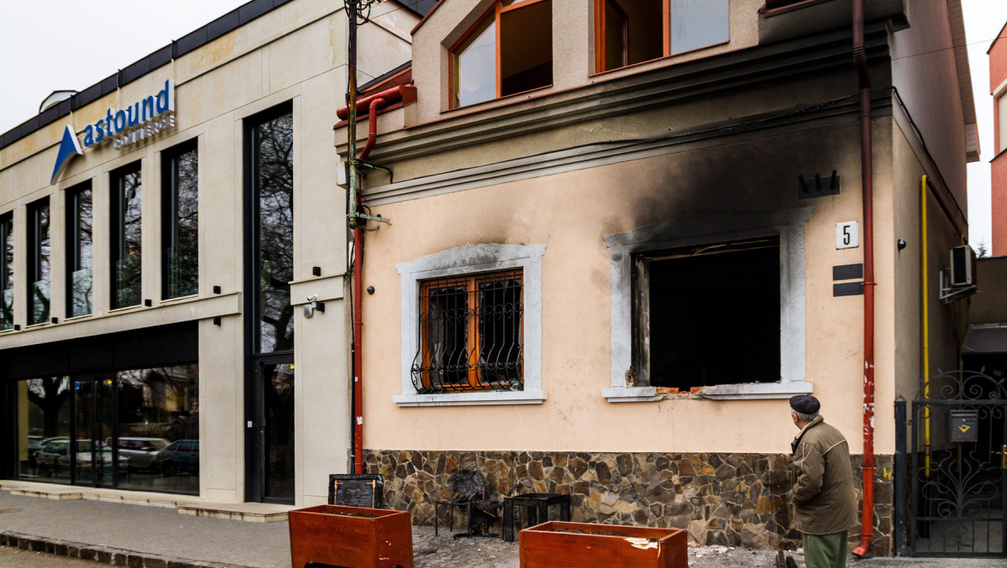 Bekéretik az ukrán nagykövetet a KMKSZ székház elleni támadás miatt