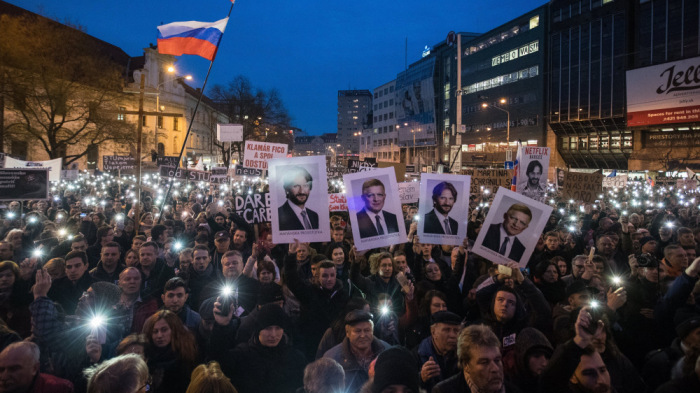 Elkerülhetetlennek tűnik az előrehozott választás Szlovákiában