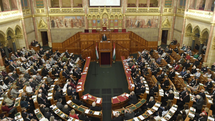 Szavazási dömping a parlamentben