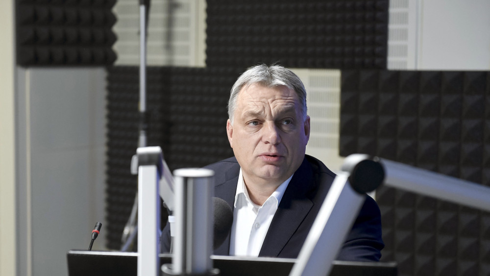 Orbán Viktor miniszterelnök interjút ad a 180 perc című műsorban a Kossuth Rádió stúdiójában 2018. január 19-én.