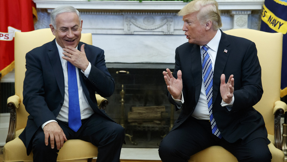 Trump nyújt mentőövet a korrupciós ügybe keveredett Netanjahunak