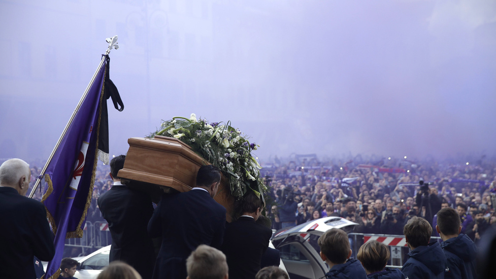 Nagy tömeg gyűlt össze Davide Astori temetésén
