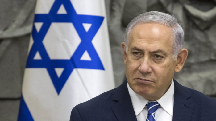 Netanjahu a korrupciós vádemelés elhalasztását sürgeti