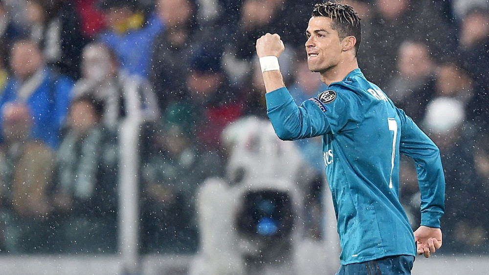 Torino, 2018. április 3.Cristiano Ronaldo, a Real Madrid játékosa, miután gólt rúgott a Juventus ellen a labdarúgó Bajnokok Ligájában a torinói Allianz Stadionban 2018. április 3-án. (MTI/EPA/Alessandro Di Marco)