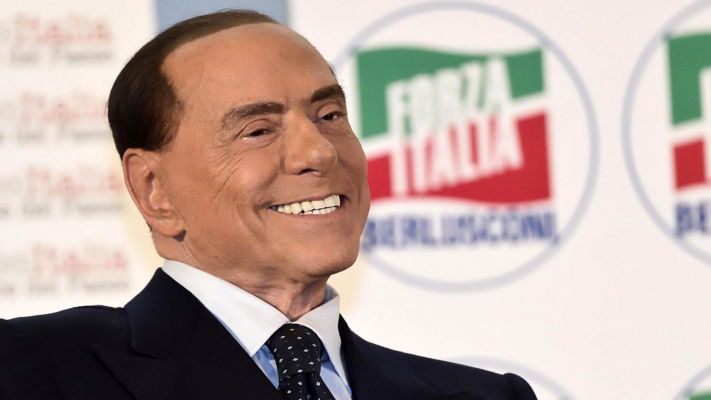 Milánó, 2017. november 26.Silvio Berlusconi volt olasz miniszterelnök, az ellenzéki jobbközép Forza Italia (Hajrá Olaszország) párt vezetője egy milánói pártgyűlésen 2017. november 26-án. (MTI/EPA/Flavio Lo Scalzo)